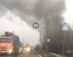 В районе Нахаловка загорелись два дома