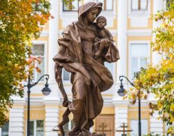 В Пензе открыли памятник Матери