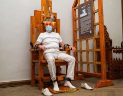 Директор картинной галереи сел на электрический стул