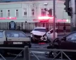 В сети появилось видео смертельного ДТП на Володарского 