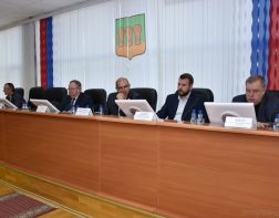 Содержание чиновников обходится городу в 79 млн рублей