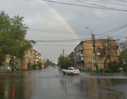 После дождя с градом в небе над Пензой появилась радуга