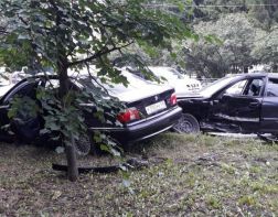 На Беляева автомобиль свадебного кортежа попал в ДТП