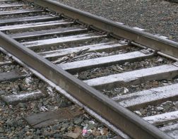 На Пензе-IV грузовой поезд насмерть сбил 22-летнюю девушку 