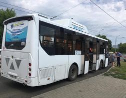На голову пензячки в автобусе рухнуло стекло 