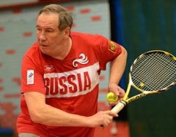 Пензенский губернатор сыграл в теннис с Шамилем Тарпищевым