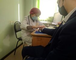 Около 600 пензенских подростков сделали прививку от ковида