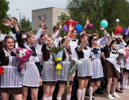 В Пензе попрощались со школой более двух тысяч одиннадцатиклассников