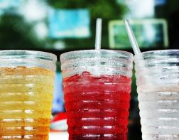 Ученые доказали связь между сладкими напитками и ранней смертью