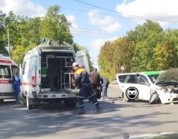 ДТП на Западной: потребовалась помощь спасателей