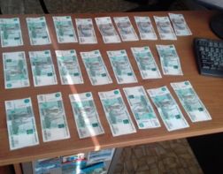 Судебный пристав выманивал у должников деньги