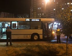 В Спутнике автобус врезался в КАМАЗ