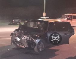 ﻿В Заречном в ДТП на проспекте Мира разворотило иномарку