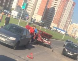 На Проспекте Строителей в ДТП попали три автомобиля