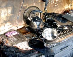 Из-за пожара в доме на Лобачевского эвакуировали 15 человек