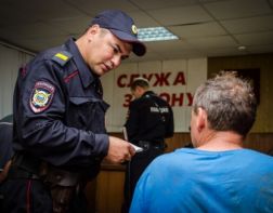 В Сердобске инвалид-дебошир сломал палец пенсионерке клюкой