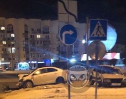 В Пензе возле «Глобуса» столкнулись иномарка и ВАЗ