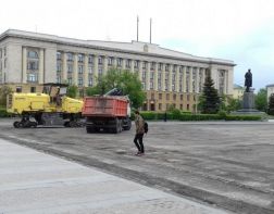 В Пензе на площади им. Ленина сняли асфальт