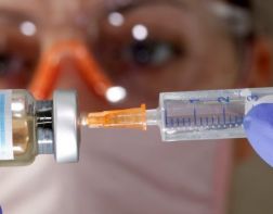 Регистрацию вакцины от коронавируса в РФ запланировали на август