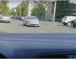 Житель города зафиксировал массовое нарушение на улице Богданова