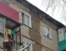 На Вяземского люди боятся включить свет из-за протекающей крыши
