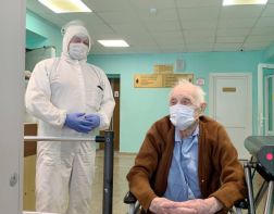 В Пензе вылечили 101-летнего пациента от коронавируса