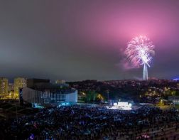 Тысячи пензенцев увидели праздничный салют по-новому