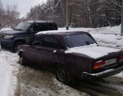 На перекрестке Попова и Окружной столкнулись ﻿«УАЗ-Патриот» и ВАЗ -2107