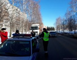 В Пензе начали борьбу с несанкционированной парковкой большегрузов