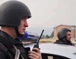 В Росгвардии рассказали о судьбе покупателей, разбивших стекло в магазине