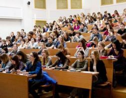﻿Высшее образование в России резко подорожало