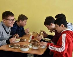 На горячее питание школьников планируется потратить 670 млн рублей