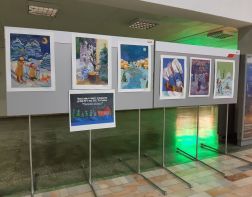 На вокзале Пенза-1 открыли выставку новогодних рисунков