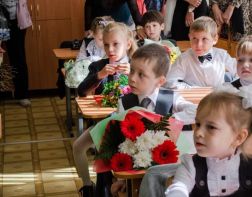 В Заречный поступила вторая партия школьных учебников