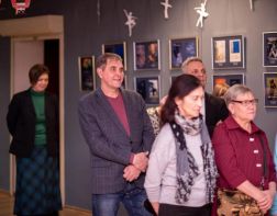 В Заречном открылась выставка поздравительных фотооткрыток