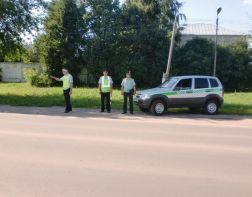 Судебные приставы пошли в народ