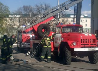 Во время пожара на Глазунова спали двух человек