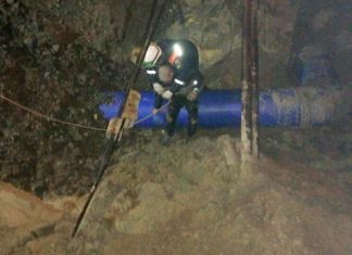 В Терновке мужчину достали из котлована