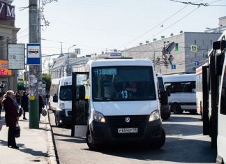 В Арбеково на остановке загорелась маршрутка