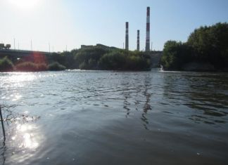 В Пензе из Суры достали тело мужчины