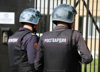 У жителя Арбеково отняли деньги в лифте
