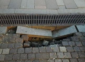 От запаха нужно избавляться: улицу Московскую планируют ремонтировать