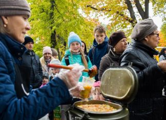 В парке Белинского пензенцы отметили праздник каши