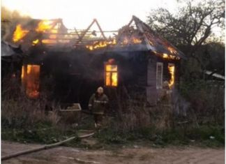 Следователи разбираются в смерти женщины при пожаре 