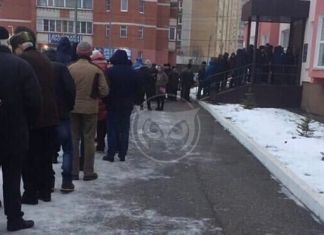 В Арбековском МРЭО выстроилась огромная очередь 