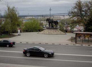На Тухачевского планируют запретить парковку