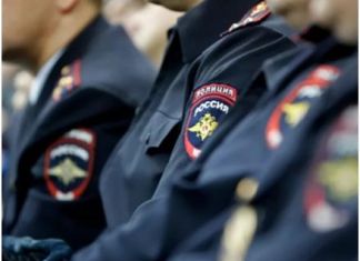 Сотрудники МВД, военные и курсанты в России получат по 15 тыс. рублей