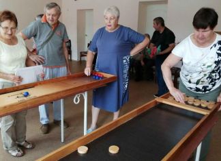 В Заречном для пенсионеров провели турнир по настольным играм