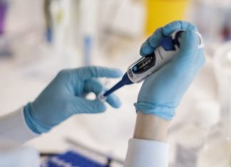 В России массовая вакцинация от коронавируса начнется в ближайшие месяцы 