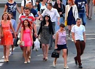 86% россиян не нравятся приветственные поцелуи между мужчинами